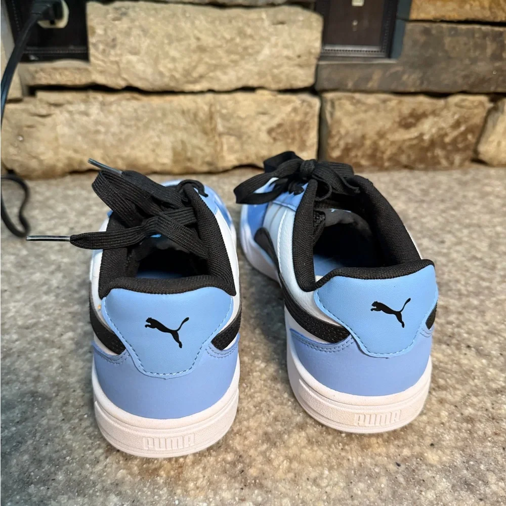 Puma Light Blue and White Casual Sneakers‎ like new